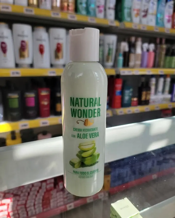 Natural Wonder Crema hidratante con aloe vera